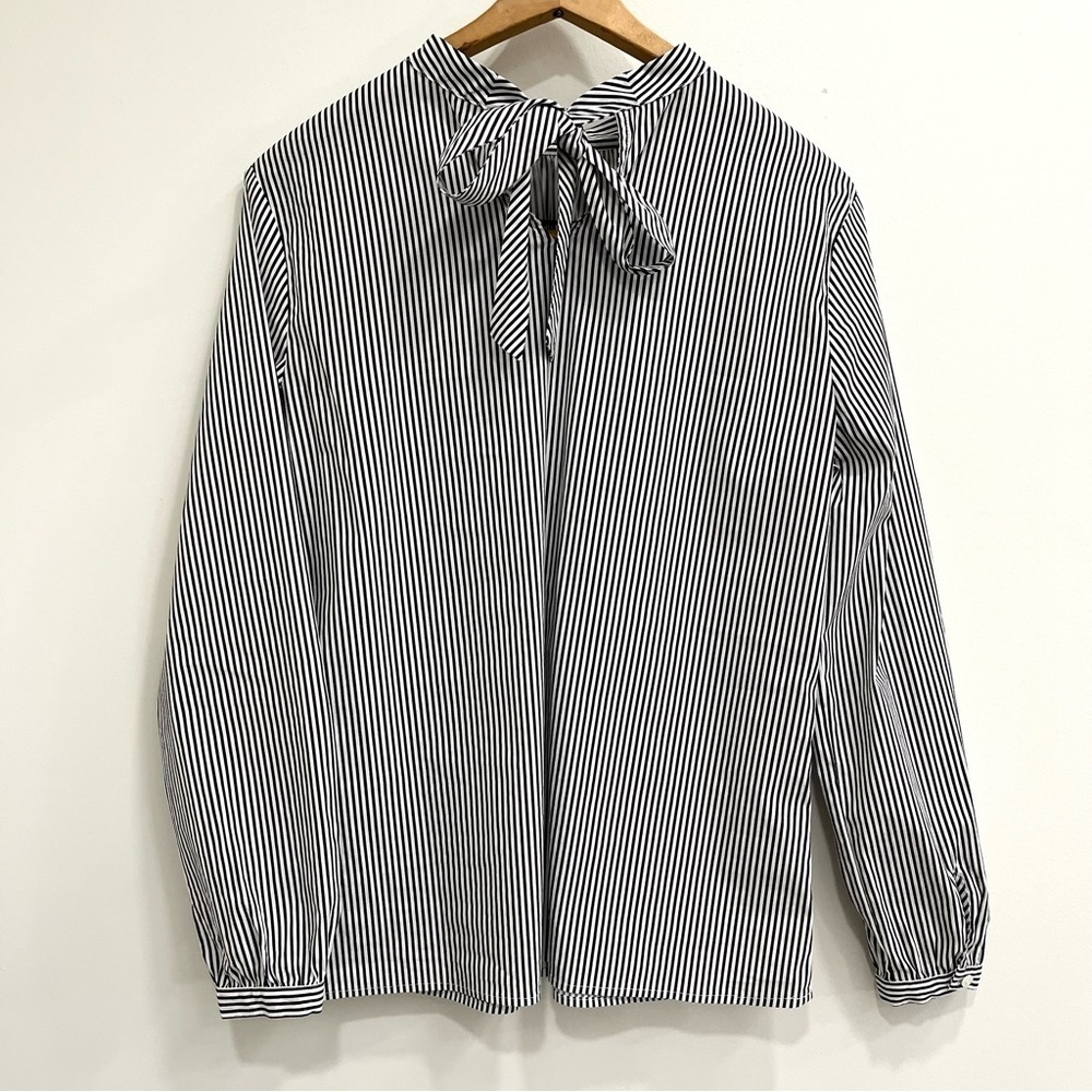 J.McLaughlin black white striped high neck tie long sleeve blouse size medium